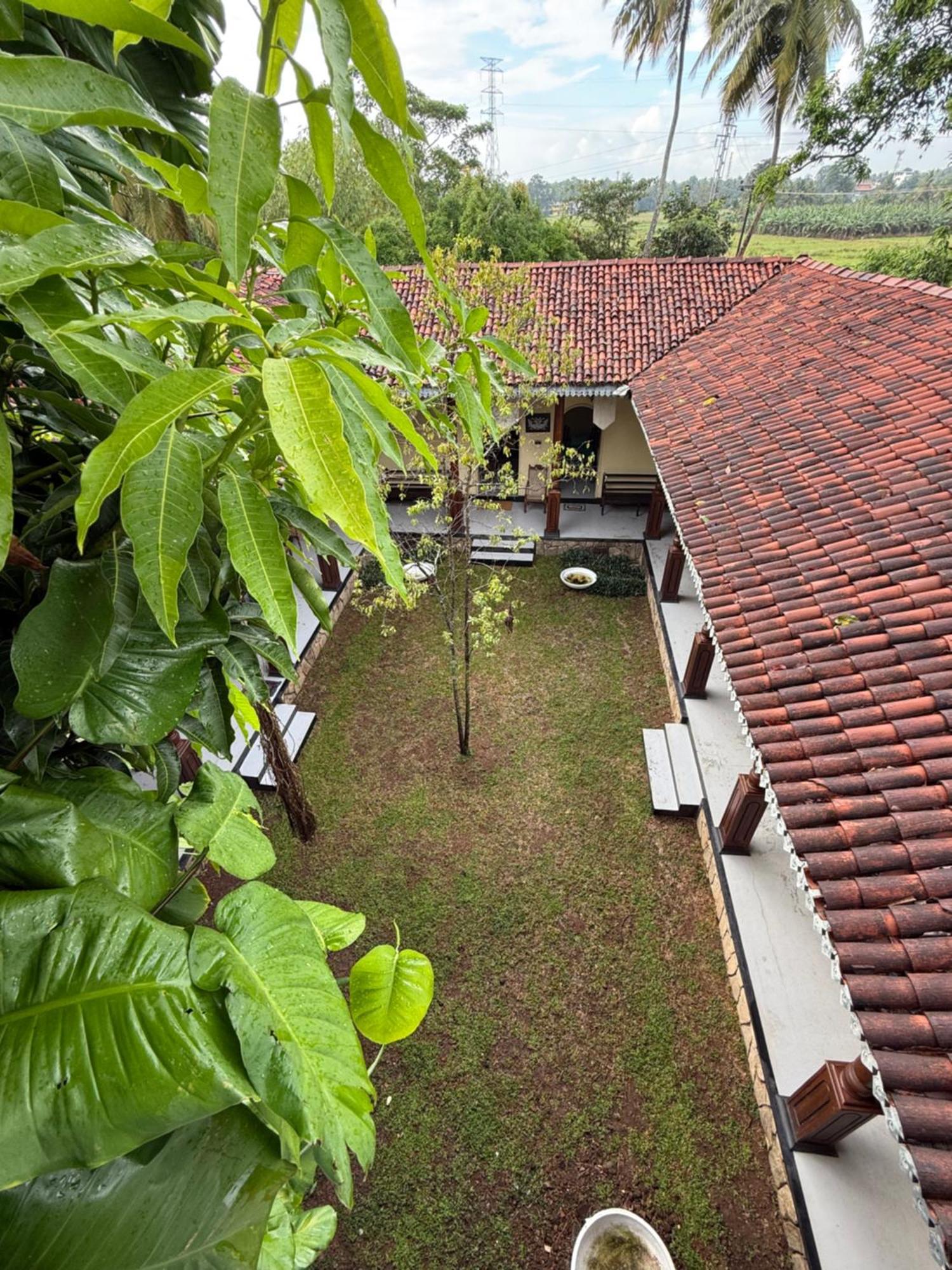 Illukawela Walauwa Hotel Embilipitiya Room photo